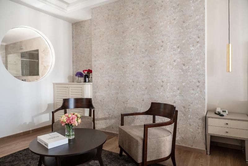 Superior Double or Twin Room with Sea View image 1