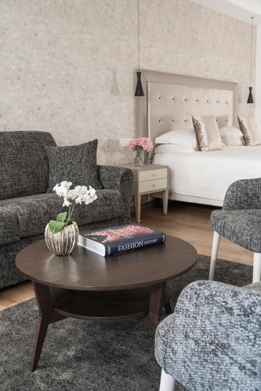 Superior Triple Room with Sea View image 4