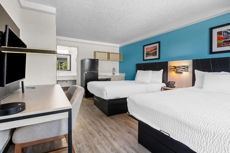 Efficiency Double Room with 2 Double Beds - Non Smoking image 4