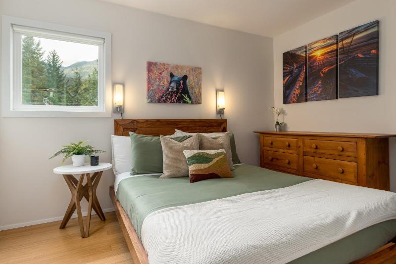 1BR in Gondola Village Near Gondola Free Parking Updated Unit Incredible Location - image 12