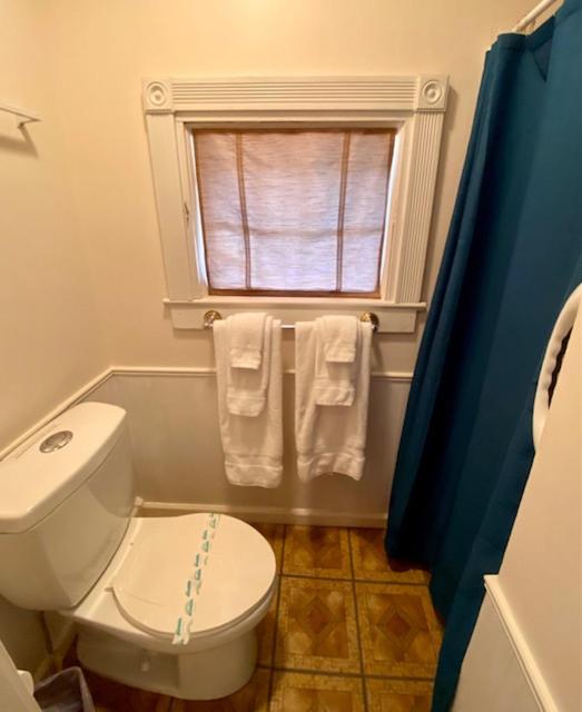King Suite with Spa Bath image 2