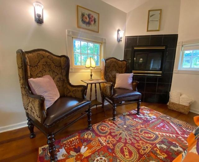 King Suite with Spa Bath image 3