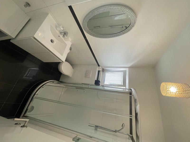 One-Bedroom Apartment image 1