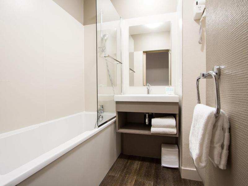 Two Connecting Double Rooms image 2