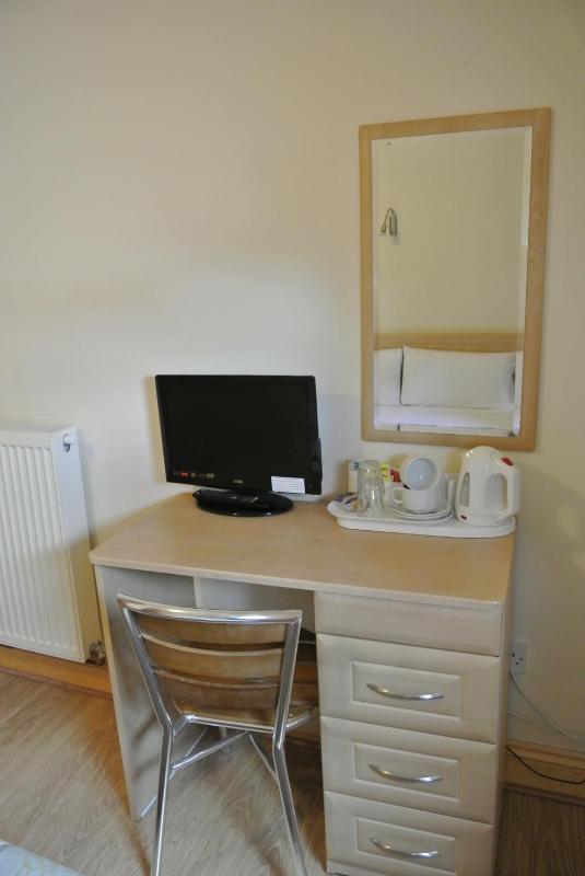 Triple Room - En Suite image 2