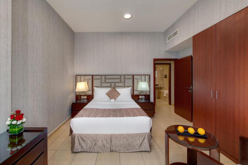 Deluxe Four-Bedroom Apartment image 2