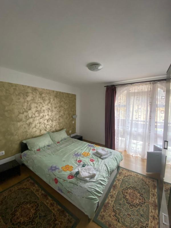 Double Room with Balcony image 2