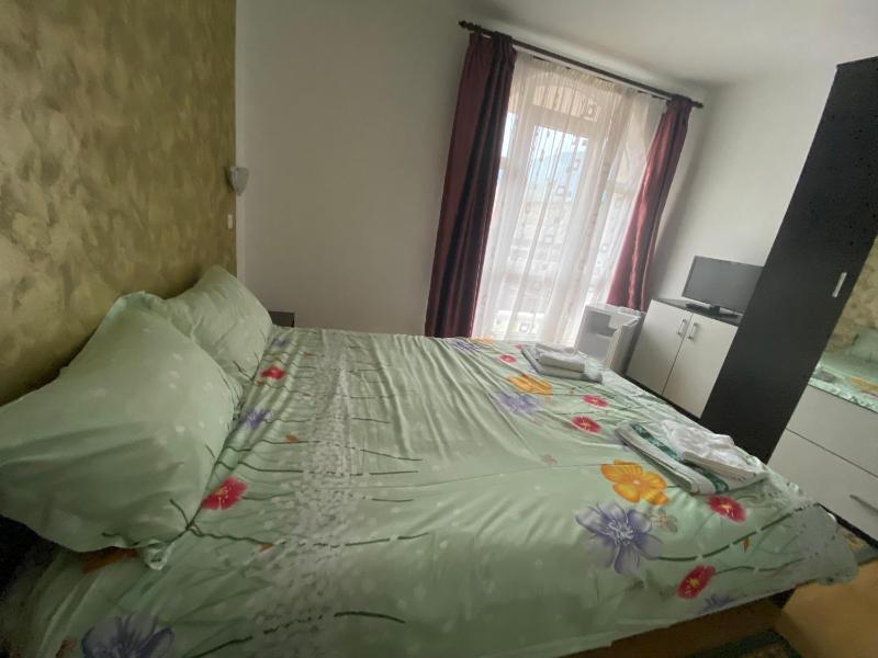 Double Room with Balcony image 3