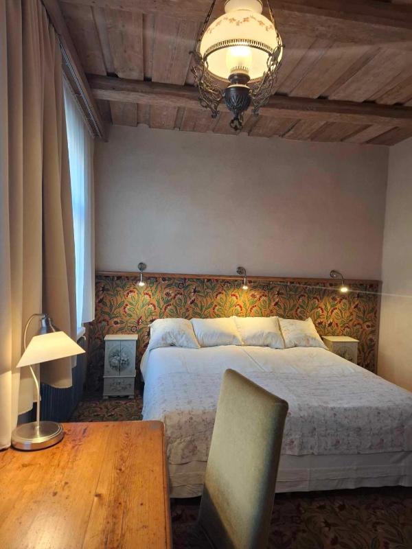 Standard Double Room image 1