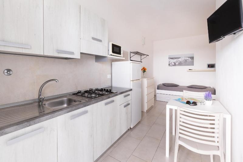 One-Bedroom Apartment image 1