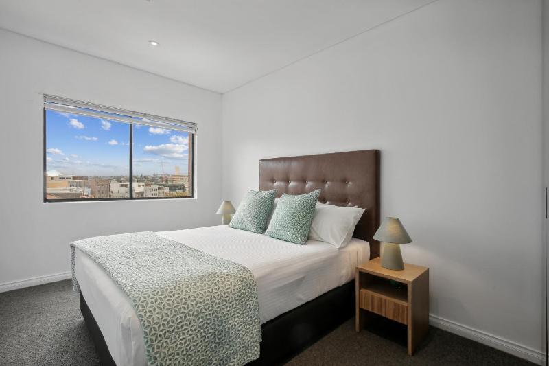 Two-Bedroom Apartment with Ocean View and Balcony image 3