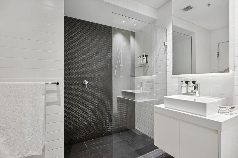 Studio Suite with Ocean Views and Balcony image 3