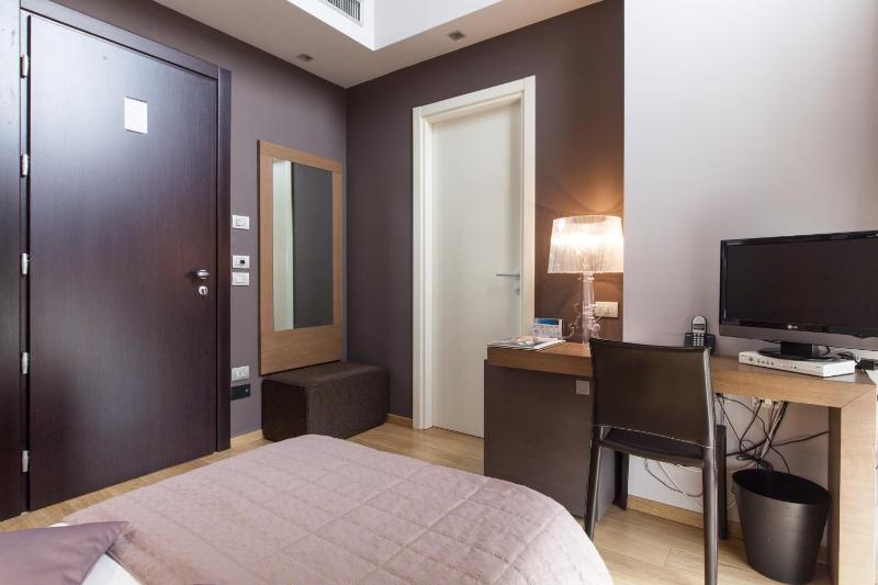 Superior Double Room image 4