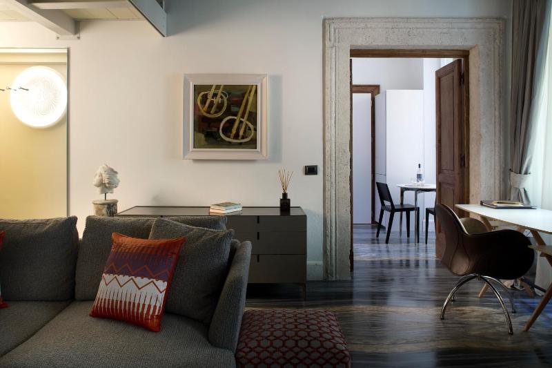 Studio Apartment image 2