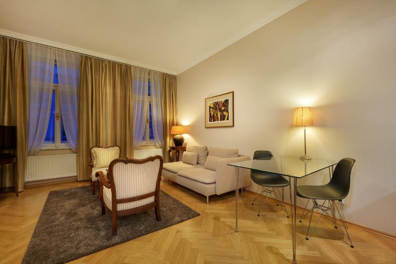 Superior Suite image 4