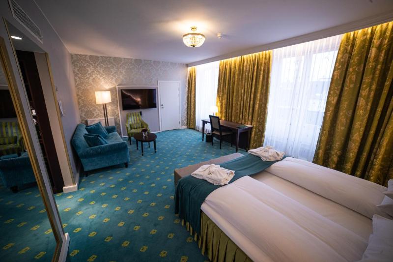 Junior Suite image 3