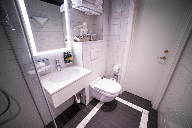 Junior Suite image 2