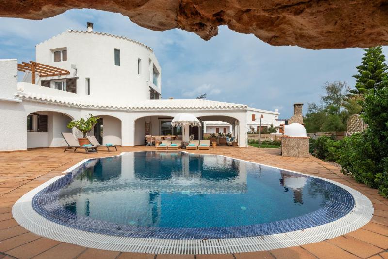 kistine 5 bedroom villa cala morell - image 10