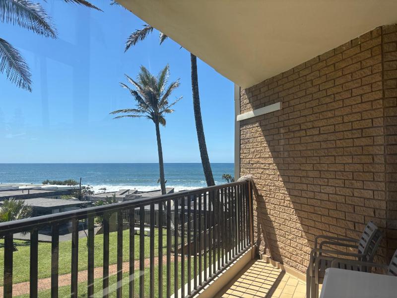 Beachfront Apartment with Ocean Views Pool & Direct Beach Access - image 11