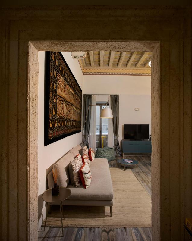 Superior Apartment image 2
