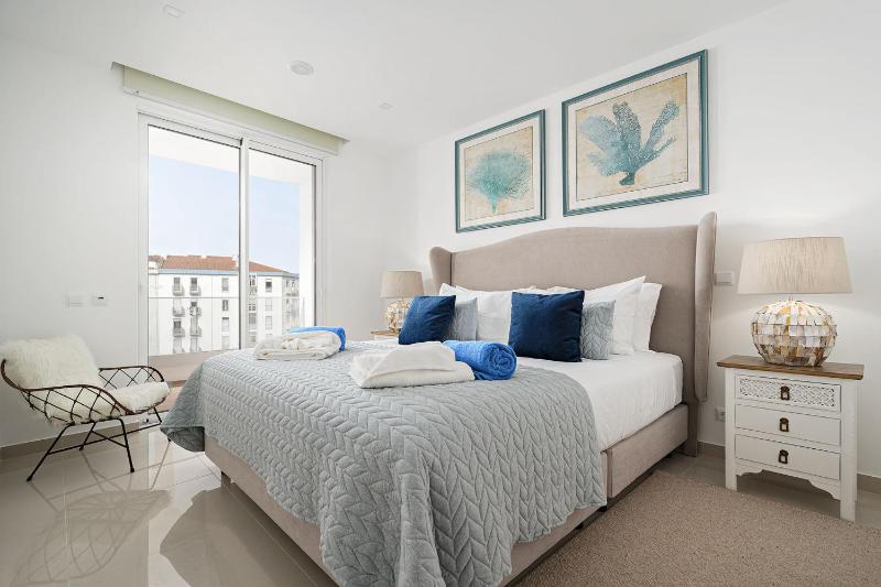 Lagos Marina View 3 With Pool by Homing - image 38