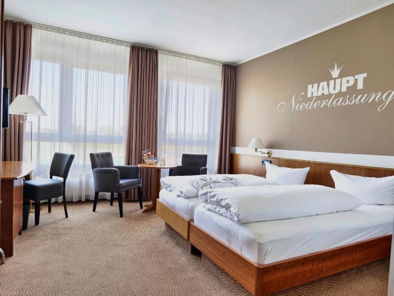 Standard Double Room image 2