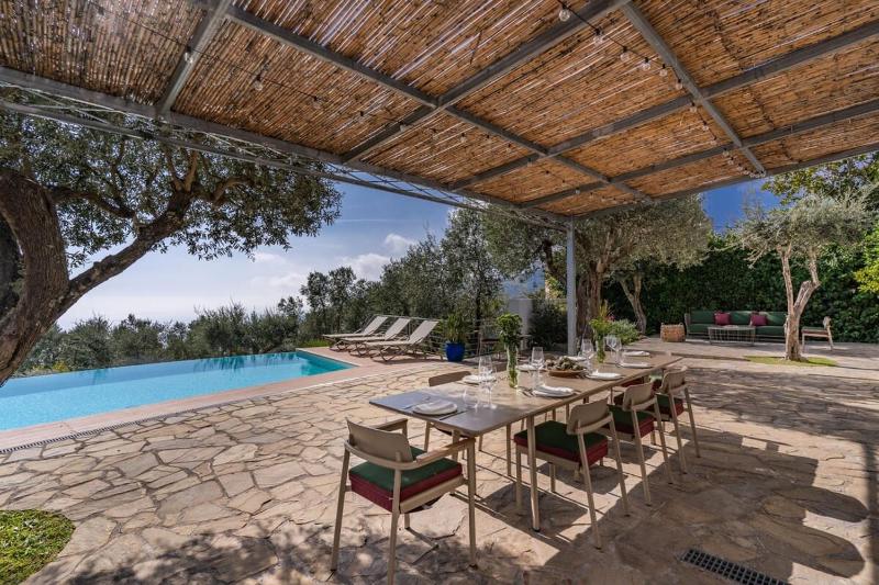 Villa Chez Piè Panoramic Views Pool and Guest Services - image 8