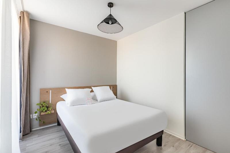 Studio Apartment image 1