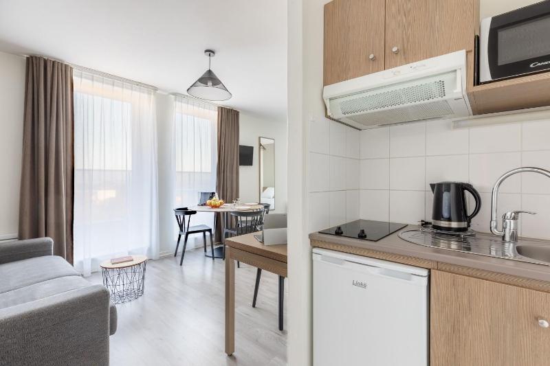 Studio Apartment image 4