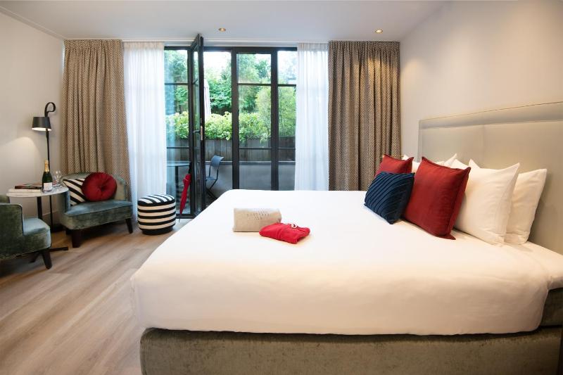 Superior Double Room image 4
