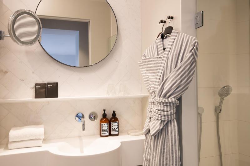 Superior Double Room image 1
