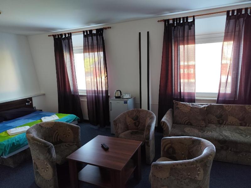 Family Room image 2