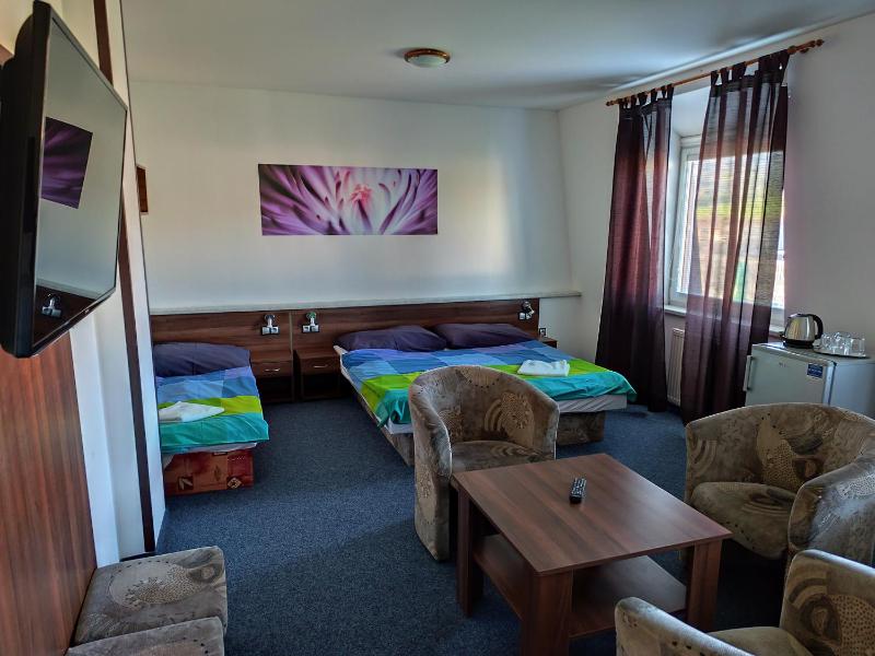 Family Room image 3