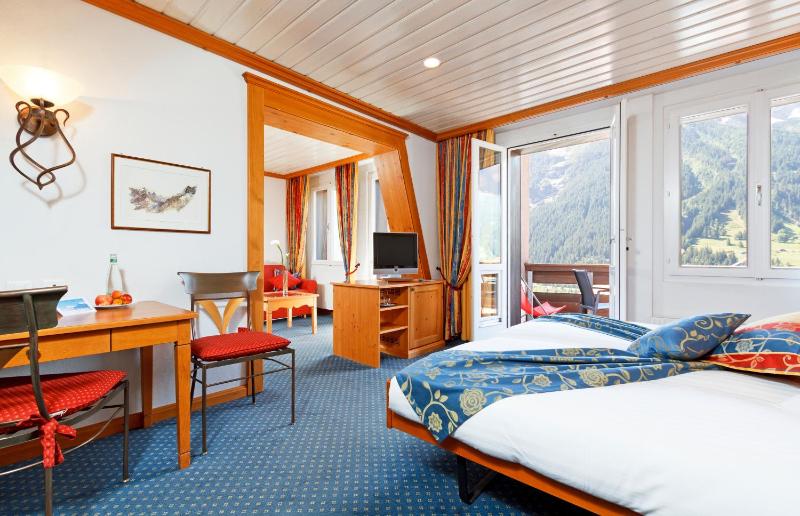 Double Room Comfort Plus with Sitting Corner and Balcony image 2