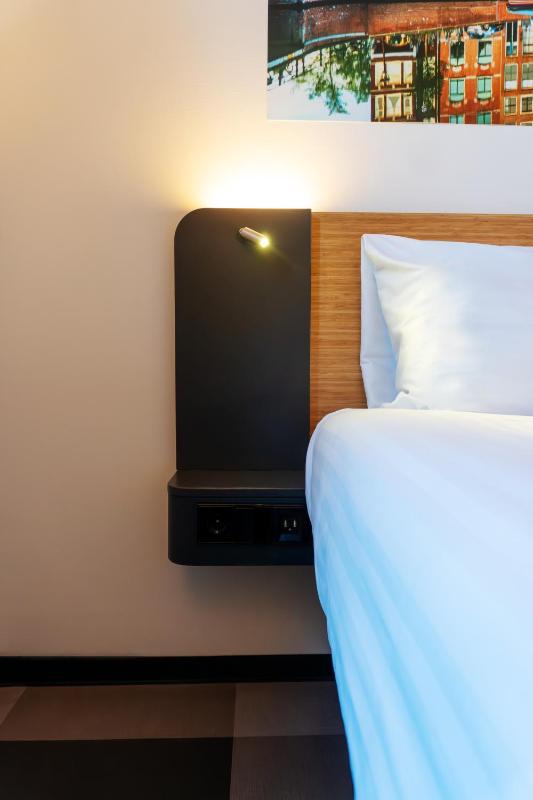 Standard Double Room image 4