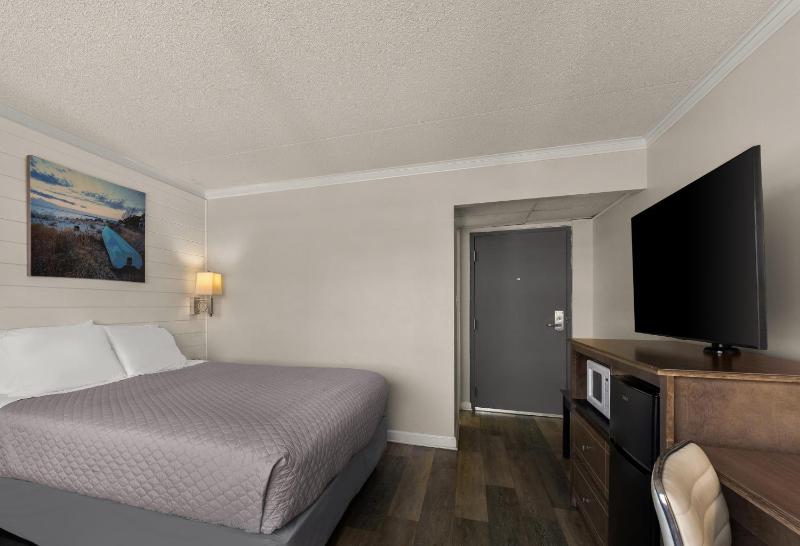 Deluxe Double Room with Side Sea View image 4