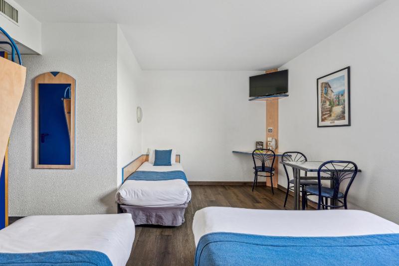 Quadruple Room image 3