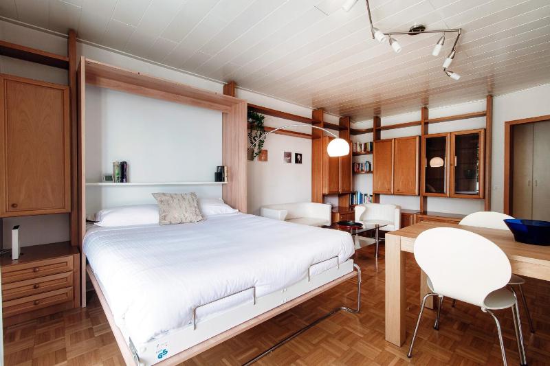 Francobollo Studio by Quokka 360 - Bright Studio with Balcony near Lugano Train Station - image 26
