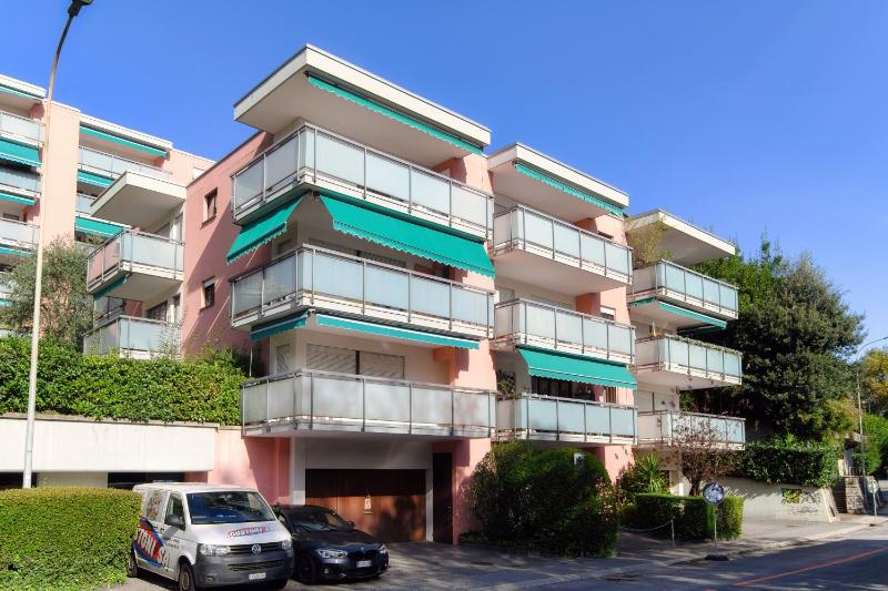 Francobollo Studio by Quokka 360 - Bright Studio with Balcony near Lugano Train Station - image 2