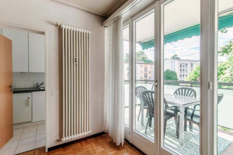 Francobollo Studio by Quokka 360 - Bright Studio with Balcony near Lugano Train Station - image 15