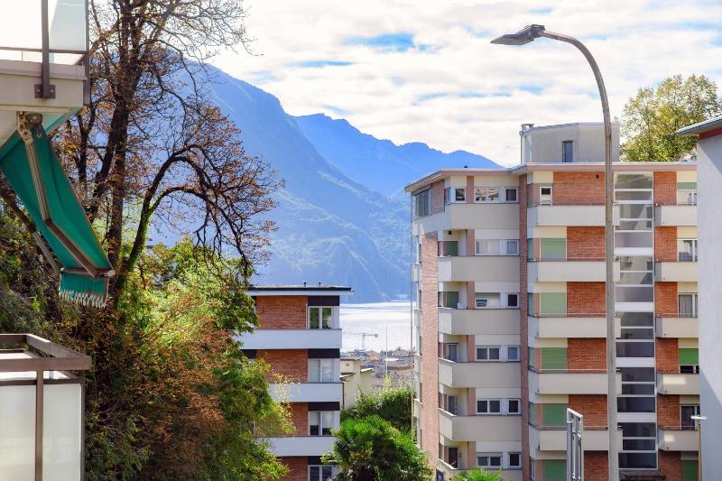 Francobollo Studio by Quokka 360 - Bright Studio with Balcony near Lugano Train Station - image 3