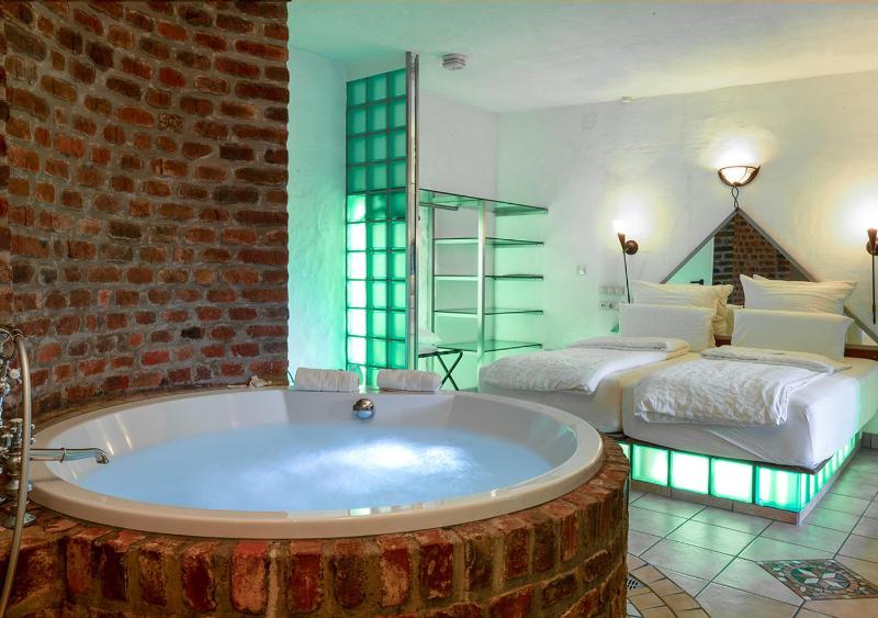 Gruene Wellness Suite image 3