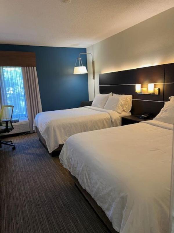 Standard Room image 1