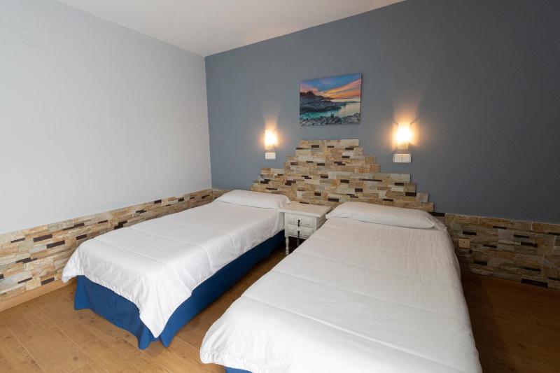 Double or Twin Room image 4