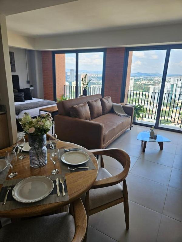 Espectacular vista piso 21 en YU Country - image 2