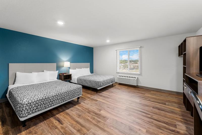 King Suite with Sofa bed - Disability Access/Non Smoking image 4