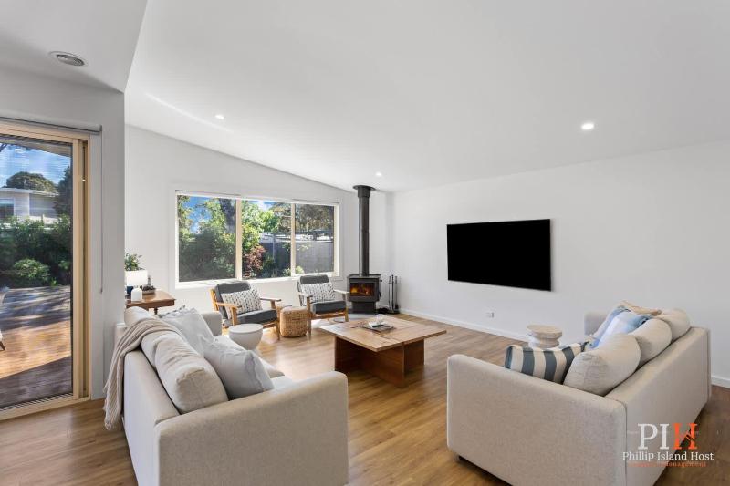 Renovated Lux Property in Quiet Estate - image 14