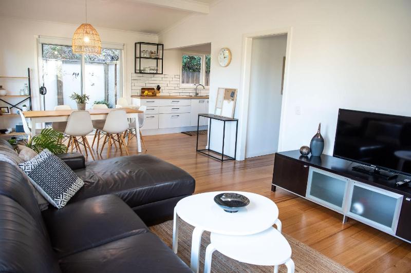 Perfect Family Getaway in Cowes minutes from Beach - image 25