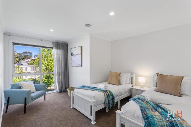 Renovated Lux Property in Quiet Estate - image 16