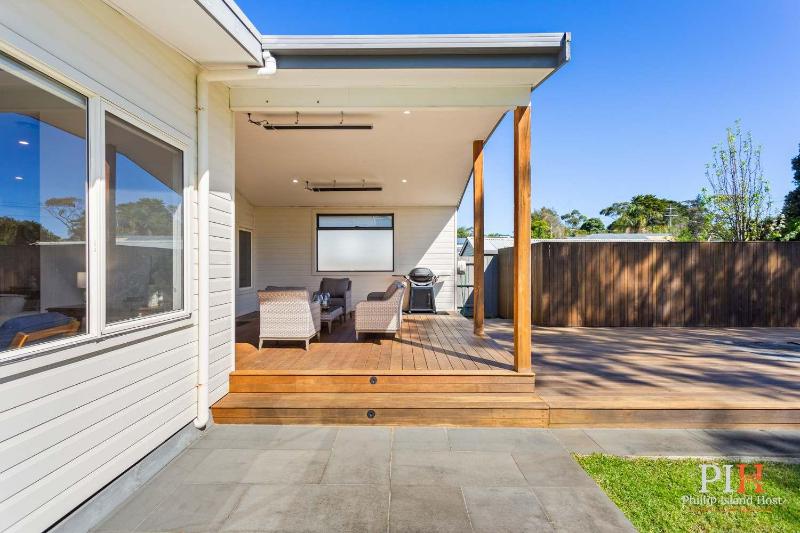 Renovated Lux Property in Quiet Estate - image 13
